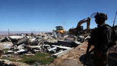 الاحتلال يهدم مغسلة سيارات في القدس