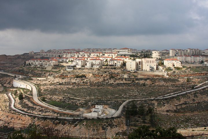 مستوطنون يعلنون عن إقامة مسارات سياحية غرب بيت لحم