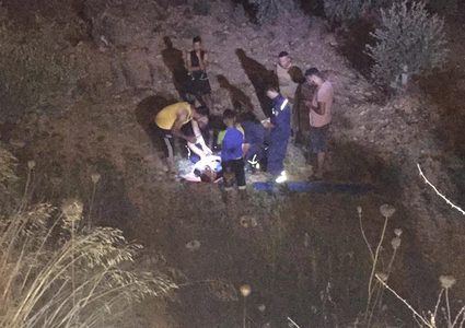 بالصور: إصابة أربعة شبان بحادث سير في نابلس