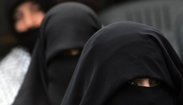 النقاب غطاء للسرقة في غزة