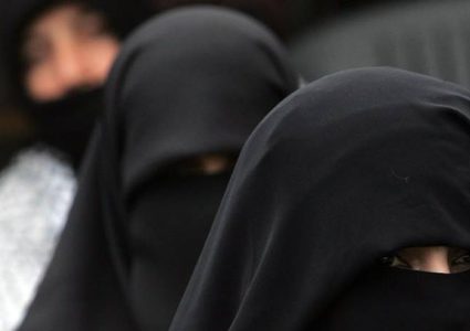 النقاب غطاء للسرقة في غزة