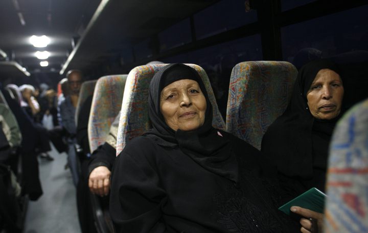أهالي 16 أسيراً من غزة يتوجهون لزيارة ابنائهم