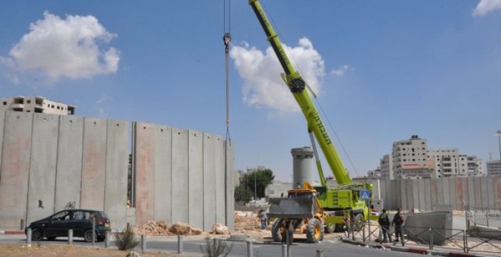 الاحتلال يشرع ببناء مقطع من الجدار في أراضي يعبد