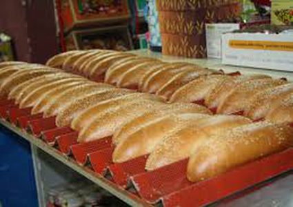 عامل للعمل في مخبز