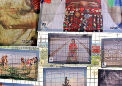 "ألف صورة على جدار المعبر" تحكي معاناة غزة