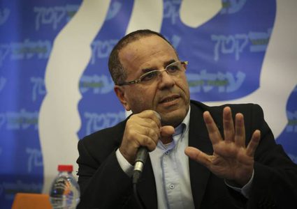 وزير إسرائيلي لجندي قتل فتى: أنت رجل ونحن نحبك