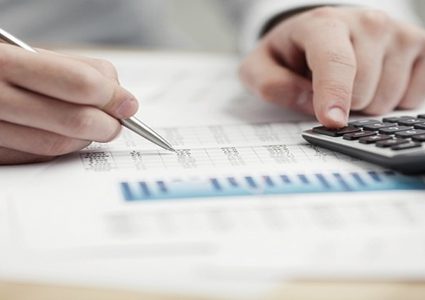 مصاريف الثلاثي الصعب..المواطنون يربطون الأحزمة