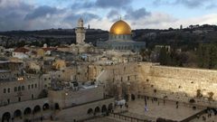 افتتاح معرض "تحيا القدس" في بلدة بيرزيت