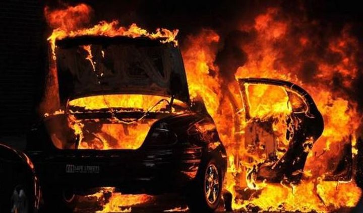 الشرطة تكشف ملابسات مقتل مواطن حرقاً داخل مركبته