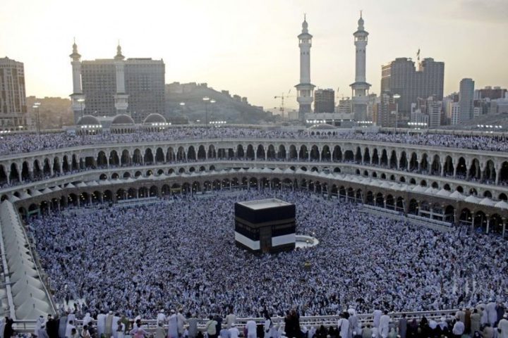 جنين: قافلة حجاج أسر الشهداء تتوجه لأداء مناسك الحج