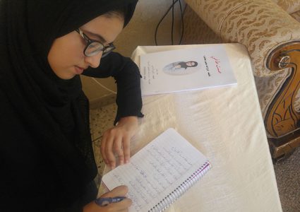 من خلال كتاباتها الأدبية.. فلسطينية تسعى لتحقيق حلم الطفل العربي