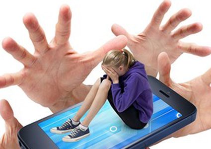 كيف تحمي طفلك من التحرش الإلكتروني؟