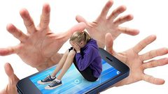 كيف تحمي طفلك من التحرش الإلكتروني؟