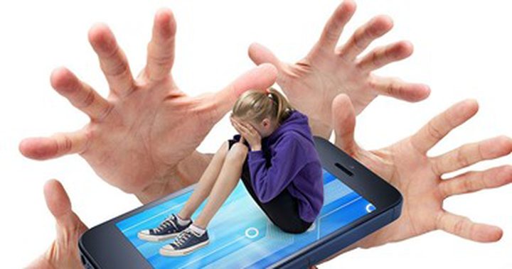 كيف تحمي طفلك من التحرش الإلكتروني؟