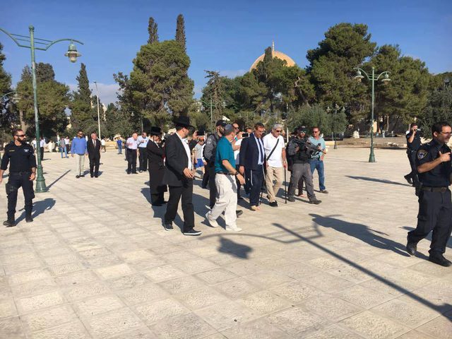 توتر في القدس.. المتطرف "غليك" يقتحم الأقصى (فيديو - صور)