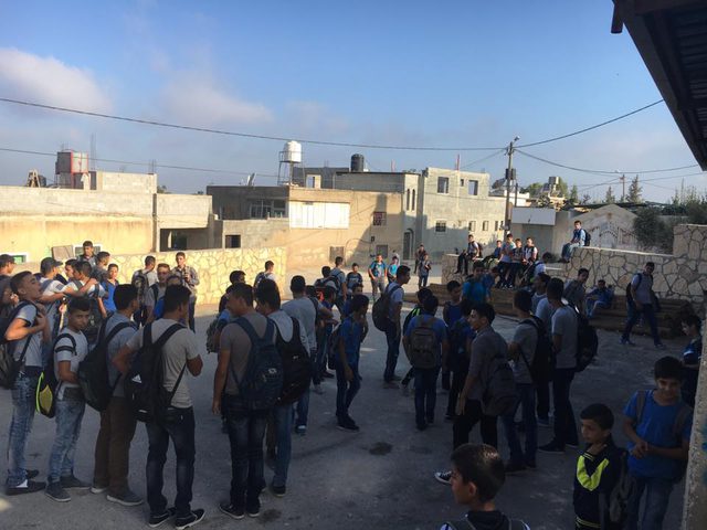 قلقيلية: إضراب بمدرسة احتجاجا على نقل معلم (فيديو)