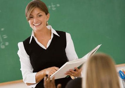 معلمة لغة أنجليزية