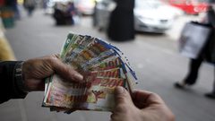 خبراء اقتصاد: النمو الاقتصادي في فلسطين يوازي دولا كُبرى وهذا سبب "الطفرة" في تمويل حكومة فياض‎