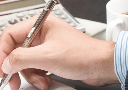 تأثير شدّة الضوء على القرارات المالية