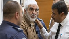الاحتلال يمدد اعتقال الشيخ رائد صلاح