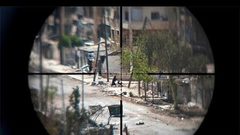 على جبهات القتال في الرقة.. مقاتلون يشتاقون لحبيباتهم