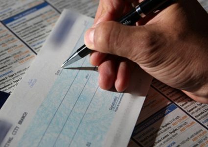 هكذا ستحارب السلطة الآفة .. نصف مليون شيك بلا رصيد