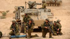 الاحتلال يجري تدريبات عسكرية بالأغوار