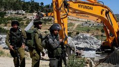 إخطارات بهدم 11 منزلاً في قرية جيت