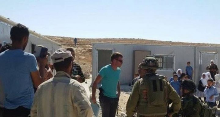 اندلاع مواجهات...بعد محاصرة الاحتلال "جب الذيب" لهدمها