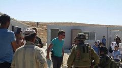 اندلاع مواجهات...بعد محاصرة الاحتلال "جب الذيب" لهدمها