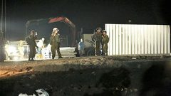 ناشطون يعيدون بناء مدرسة هدمها الاحتلال شرق بيت لحم