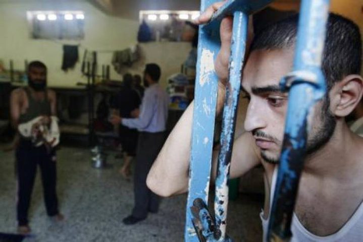 الاحتلال يصدر أحكاماً بحقّ عدد من الأسرى