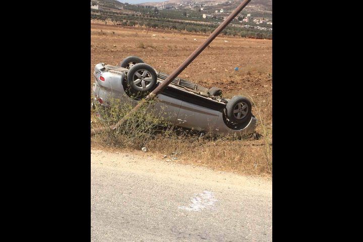 خمس اصابات بحادث انقلاب مركبة شرق نابلس