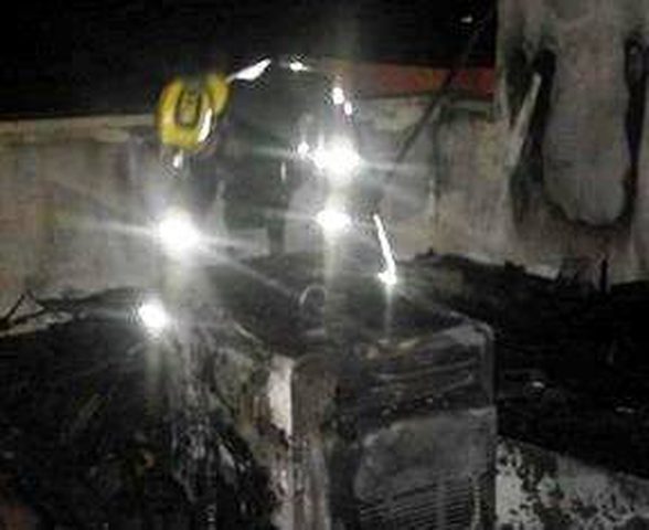 قنابل الاحتلال تؤدي لاندلاع حريق  على سطح منزلين بطولكرم