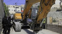 الاحتلال يوزيع أوامر هدم ووقف بناء شرق القدس