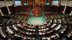 البرلمان التونسي يصادق على العفو عن مسؤولين فاسدين