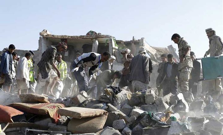 مقتل 12 مدنيا في غارة للتحالف العربي في اليمن