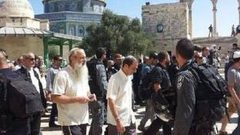 مستوطنون يؤدون طقوساً تلمودية صامتة في المسجد الأقصى
