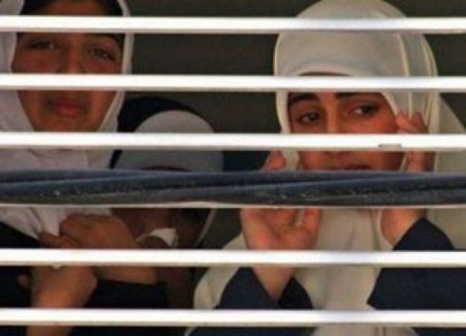 الاحتلال يعتقل 35 أسيرة بينهن 10 قاصرات