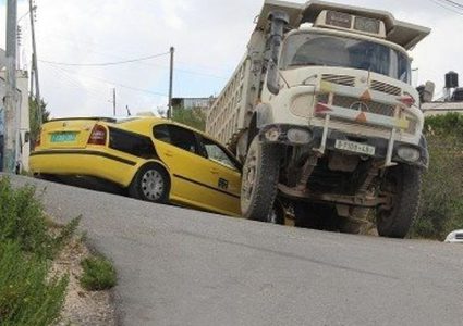 إصابة مواطنة جراء دهس شاحنة في نابلس