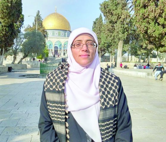 الاحتلال يمدد اعتقال المعلمة المقدسية خديجة خويص