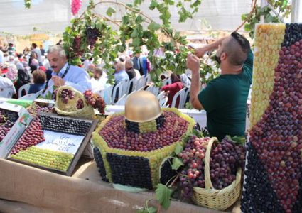 "شهد الخليل" يحط اليوم في نابلس (صور)