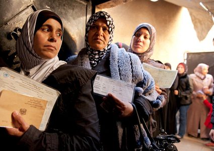 المتحدث باسم المخيمات: "الأونروا تنتهج سياسة الخطأ من اللاجئ"