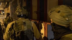 الاحتلال يعتقل 5 مواطنين من قرية جيوس قرب قلقيلية