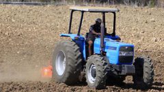 لبنانيون: نزرع على تخوم فلسطين (صور)