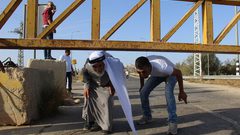 بسبب الاحتلال..عروسان كانت تفصلهما دقيقة ونصف الان 100 كيلو متر (صور)