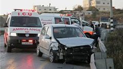 إصابة ثلاثة مواطنين بينهم طفل بحالة حرجة في حادث سير