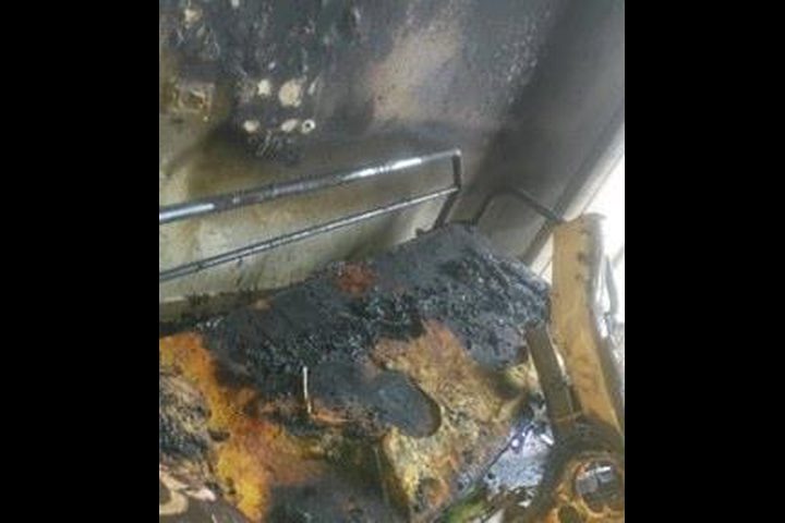 بالصور: اندلاع حريق بمنزل جنوب الخليل