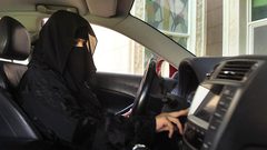 قرار تاريخي للملك سلمان: المرأة ستقود سيارة
