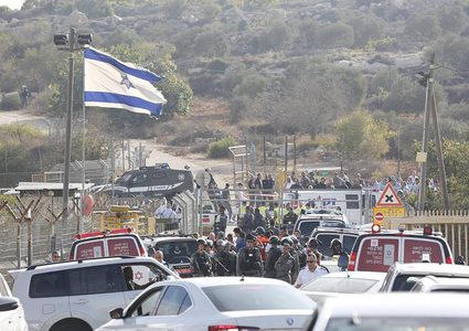 بالفيديو: الاحتلال يقتحم بيت سوريك ويحاصر منزل منفذ عملية القدس